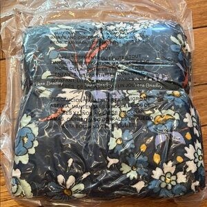 Vera Bradley Floral Bursts Pattern - Throw